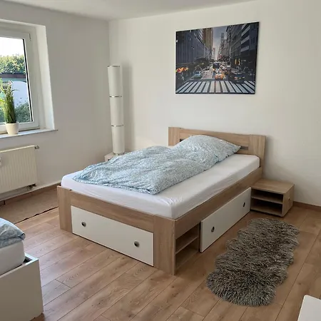 Monteurzimmer Und Nähe Leuna, Halle, Leipzig Apartment