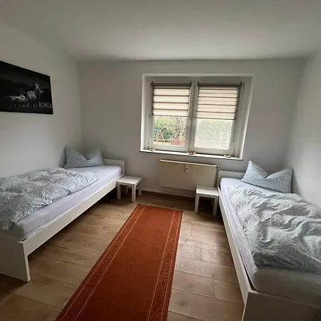 Monteurzimmer Und Nähe Leuna, Halle, Leipzig *