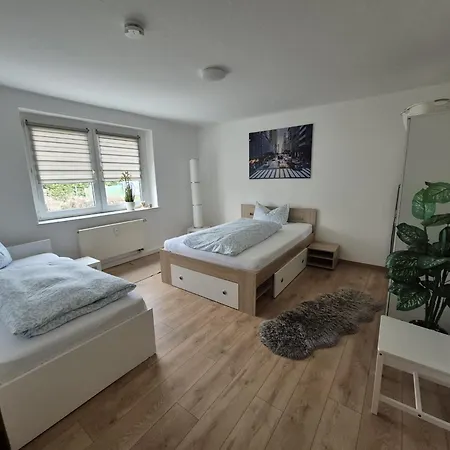 Monteurzimmer Und Nähe Leuna, Halle, Leipzig *