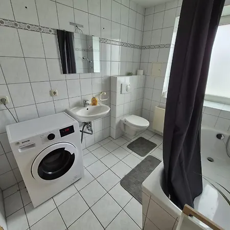 Monteurzimmer Und Naehe Leuna, Halle, Leipzig *